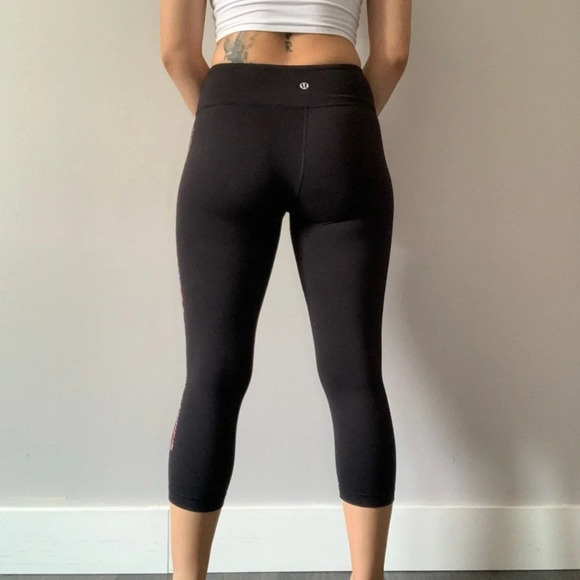 ๐ฉฐ Elevate Your Workout in Lululemon Legging Capris - Women's Size 4 ๐๏ธโโ๏ธ - Picture 4 of 9